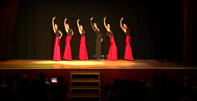 La Escuela Municipal de Danza de Olías del Rey exhibe su arte 